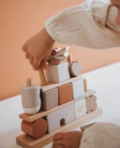 Label Label Stapelblokken Huisje Nougat 18 Mnd+ -Beste Speelgoed Winkel LabelLabelstapelblokkenhuisjenougatD